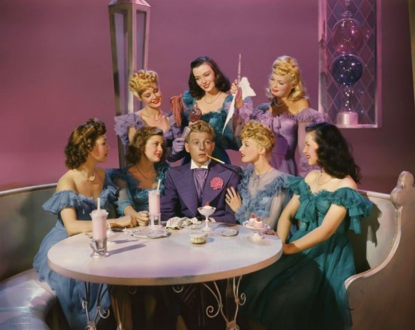 Danny Kaye_Goldwyn Girls
