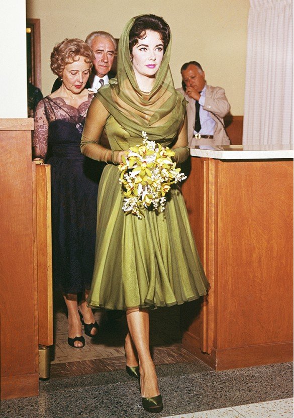 Elizabeth Taylor Las Vegasban ment férjhez Eddie Fisherhez ebben a zöld selyemruhában