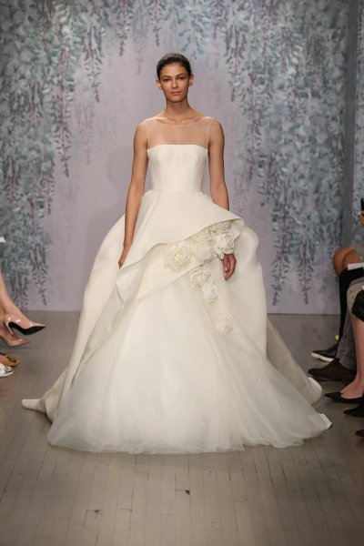 09-monique-lhullier-fall-2016-bridal