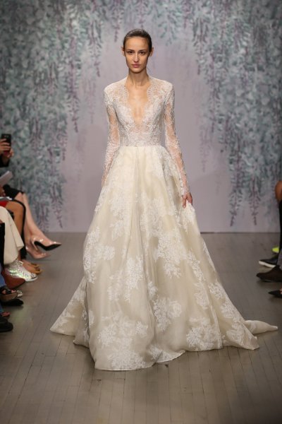 11-monique-lhullier-fall-2016-bridal