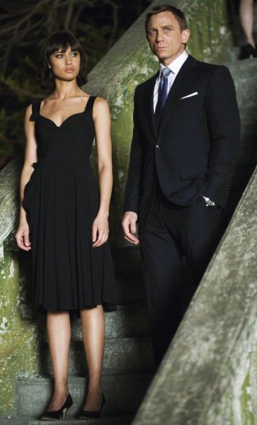 15 Olga Kurylenko, mint Camille Montes