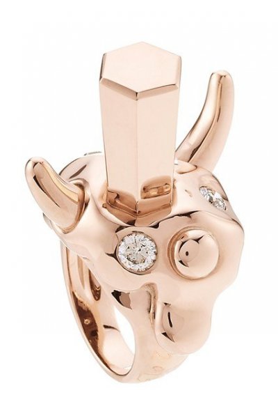 BULL-RING-PINKGOLD-StylebopAaron Curry