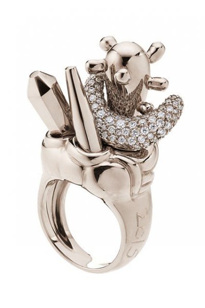 MOON-RING-WHITEGOLD-BRILL-2-StylebopAaron Curry