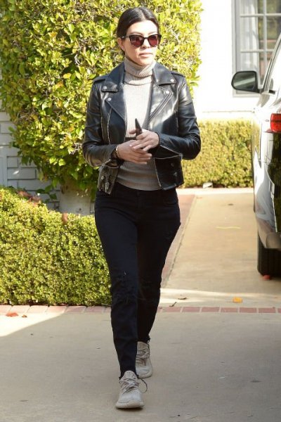 Kourtney Kardashian2