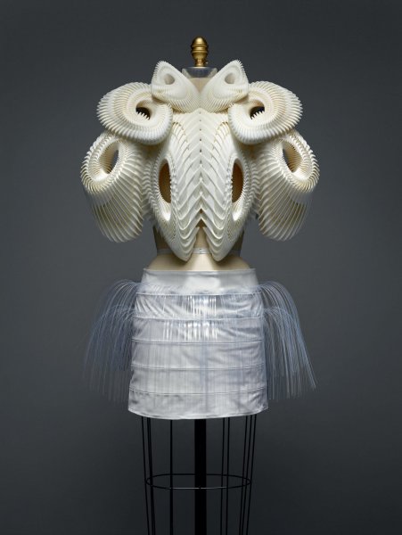 Iris van Herpen tavasz-nyár 2010