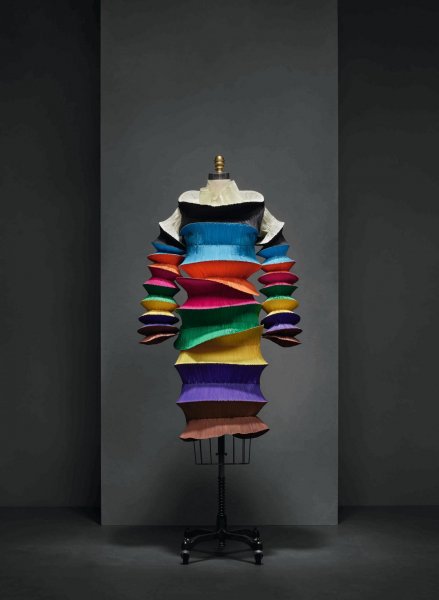 Issey Miyake 1994 tavasz